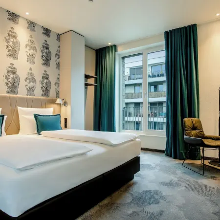 Motel One Dresden am Zwinger