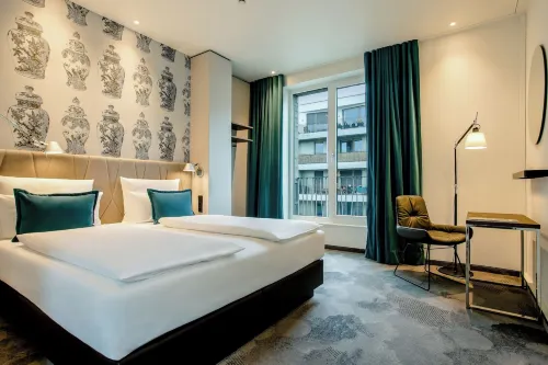 Motel One Dresden am Zwinger - 3-Star