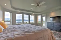 Manson Villa w/ Hot Tub ~ 1 Mi to Wineries! - Wifi