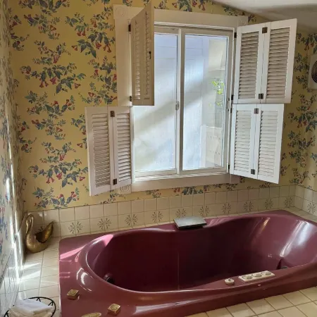 Cottage Nine in Jacksonville Отели в г. Джексонвилл