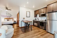 Mountain Studio with Full Kitchen and Smart Hdtv - Modern Retreat