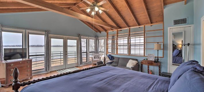 Waterfront Disney Getaway w/ Private Beach! Hotels in Mayes County