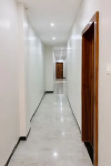 โรงแรม เรเวลอน แกรนด์