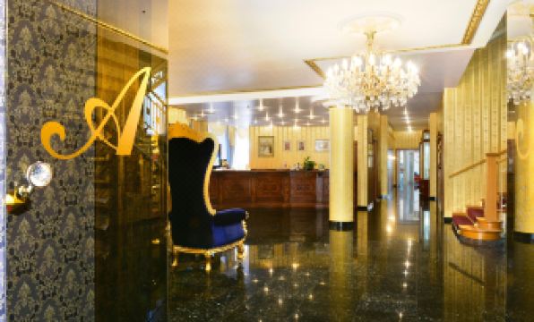 Hotel Alexandra - Housity