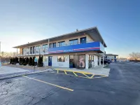 Motel 6 Janesville, WI