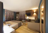 Hotel Cuco - Parvekkeita