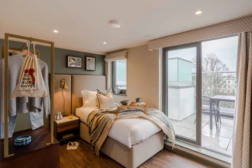 Wapping Wharf | Penthouse - balcony