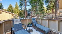 Pinecone Peak by Avantstay Incline Village Condo + Fireplace + Balconies + Pool Access - Alojamientos