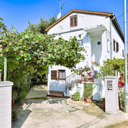 Welcoming apartment with garden