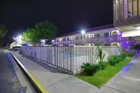 Motel 6 Barstow, CA - Pools