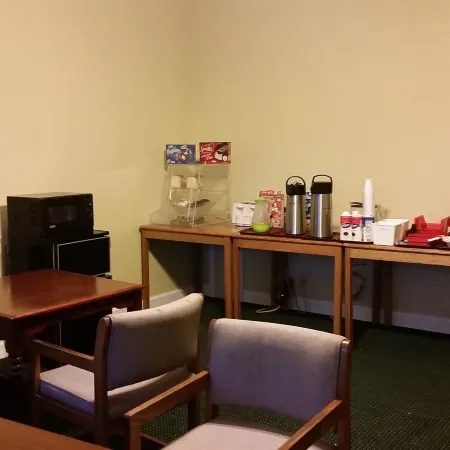 Rapids Inn & Suites