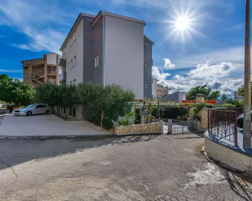 Apartment Anica Hotels in Omis