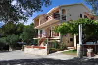 Apartments and Room Anica i Marko