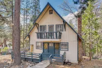 A-Frame Cabin w/ EV Charger, Arcade & Vinyl Lounge - spa