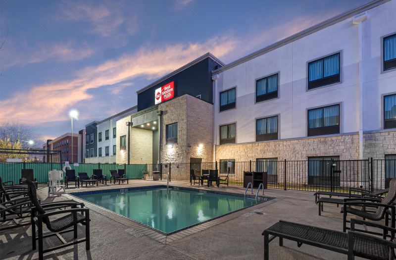 Best Western Plus Austin Airport Inn Suites photo 2