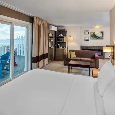 Comfort Inn フェアビュー・ローン墓地周辺のホテル