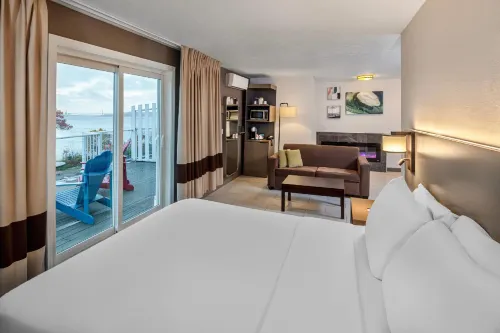 Comfort Inn - С бассейном
