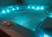 Private Double Bed Bathroom Hydro Pool Part Share Home with Host