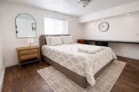 Cozy 6 bedroom with tons of living and sleep space