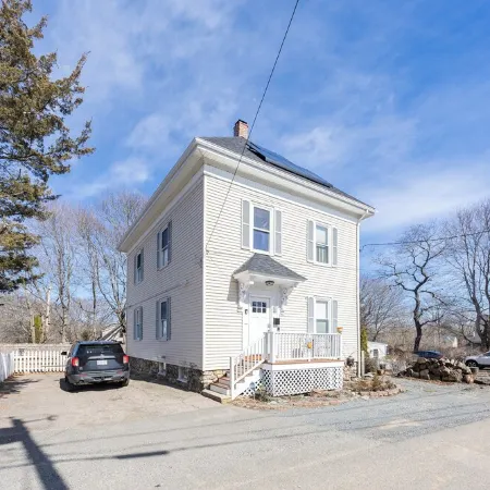 Quaint Neighborhood / Close to Beaches