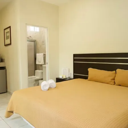 Hotel y Suites Los Encantos