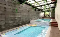Hemangini Hotel Bandung - Pools