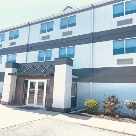 Commodore Perry Inn and Suites