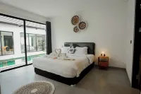 D'Kenyeri Villa by Aayan