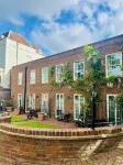 St Michael's Manor Hotel - St Albans - parking