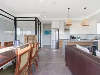 StayNest Guesthouse - Bay House Hotels in Ballito