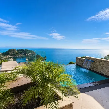 Isola Bella Infinity Suites