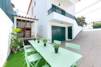 7min to the beach & 23min to Lisbon city, offering convenience & coastal charm