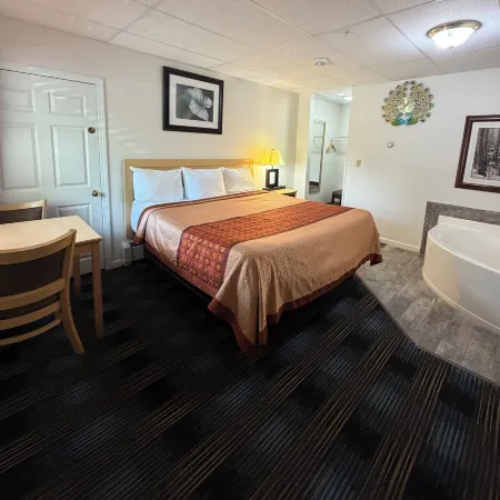 Colonial Motel