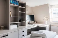 Modern   Stylish Central Bath Apartment - baignoire