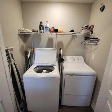 611b Large 3 Bedroom Downtown Parking