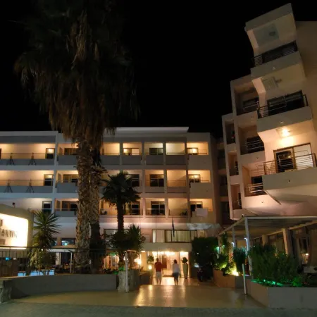 Saint Constantine Hotel Отели рядом с достопримечательностью «Античная Агора»