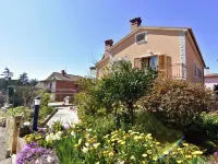 Quiet Retreat With Terrace Ξενοδοχεία στην πόλη Basanija