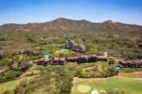 Recently Renovated Luxury Condo with Resort-Style Beach Club Access and Ocean Views - Wifi