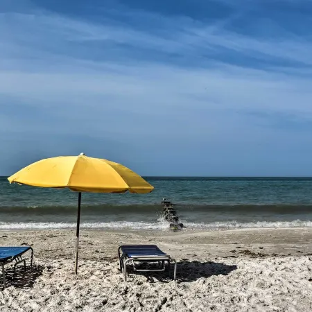 Coastal Condo w/ Balcony: Walk to Madeira Beach!