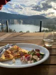 Cozy 2-bedroom apartment with WiFi, AC in amazing Penticton