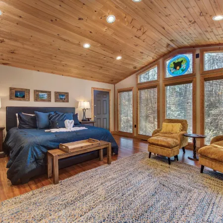Cricket Hollow Lodge