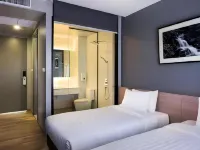 R Photo Hotel