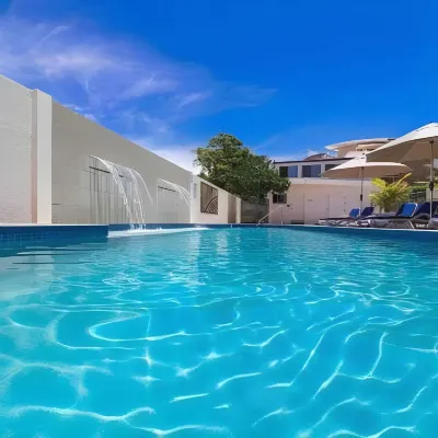 Coco Mooloolaba Hotels near SEA LIFE Sunshine Coast Aquarium