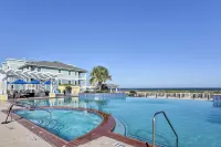 Gulf View + Beach Access: Galveston Resort Condo! - Condos