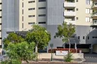 Stunning! 2Bed, 1Bath, 1Car, VIEWS ~ CBD - Jacuzzi