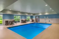 Holiday Inn Express & Suites SALEM NORTH - KEIZER by IHG - Wifi