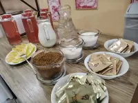 ホテル オールド ボルジョミ - 朝食