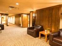 Travelodge by Wyndham Winnipeg Airport West Hotels near Assiniboia Downs