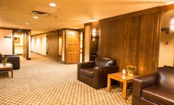 Travelodge by Wyndham Winnipeg Airport West