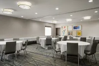 Holiday Inn Express & Suites ALTOONA-DES MOINES by IHG - petit déjeuner